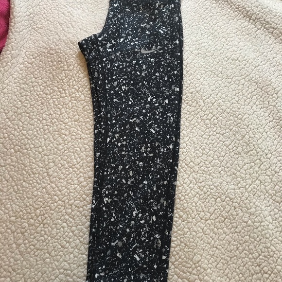 NWT Nike Dri-Fit crop running pants - Picture 6 of 6